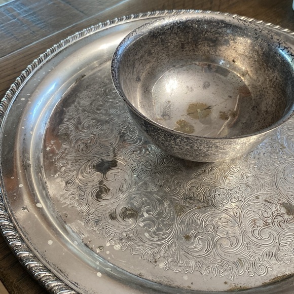 Oneida Silverplate Chip Dip Set Vintage 1-Piece 12" Dia. Etched Design Rope Edge - Picture 3 of 7